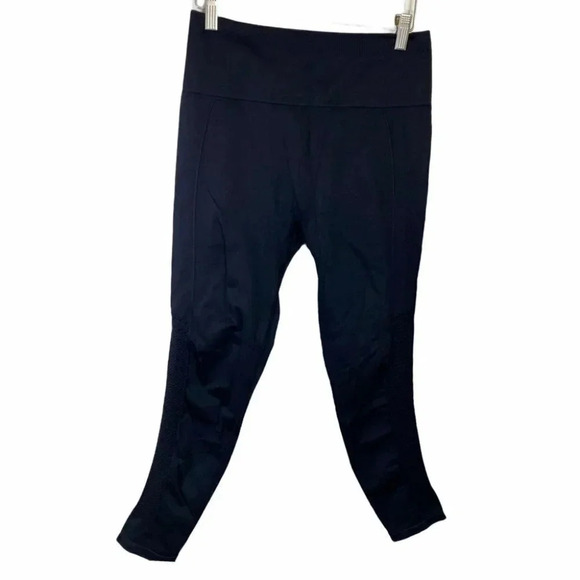 Fabletics M black leggings with mesh detail on leg - Picture 2 of 5